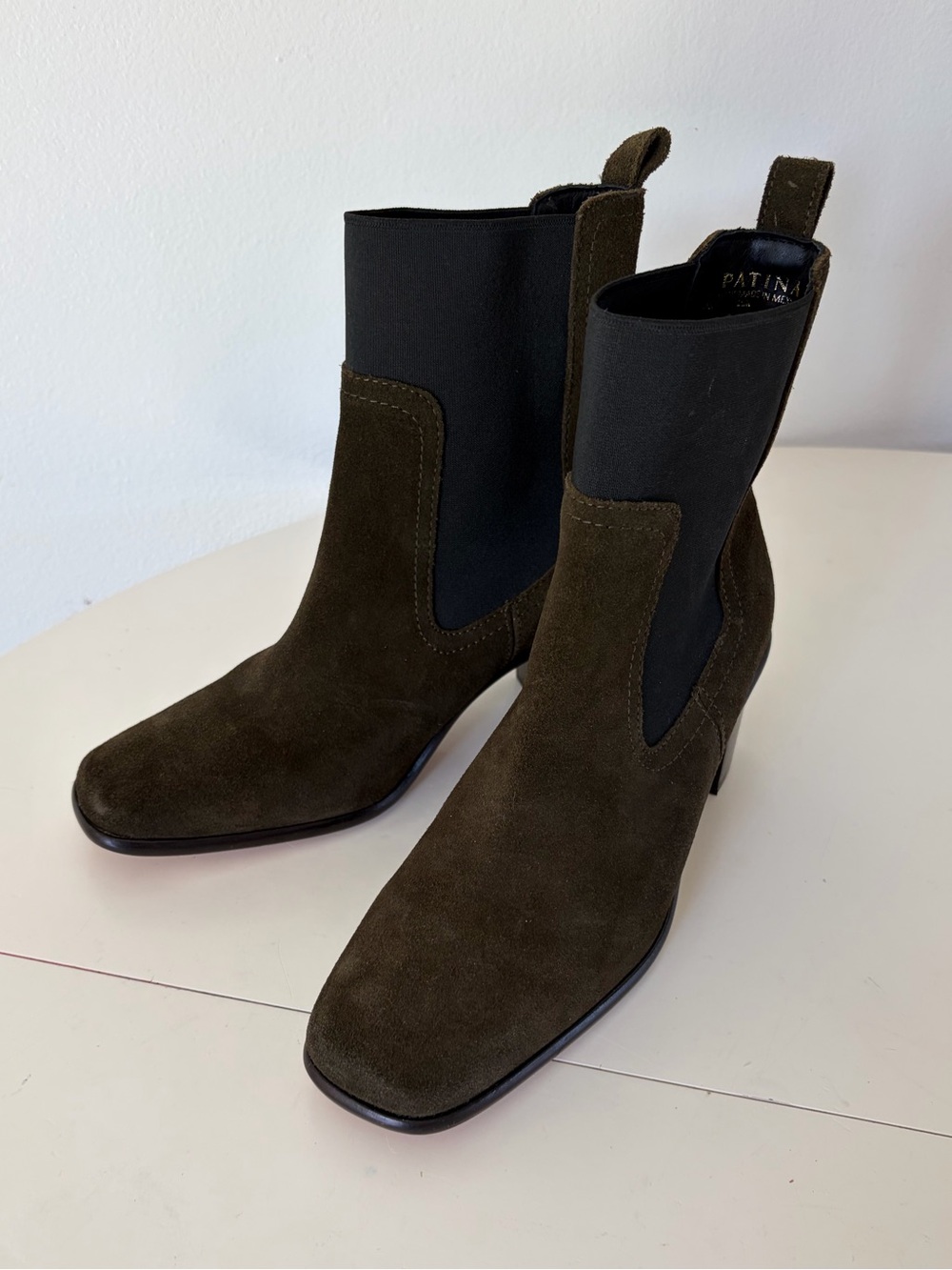 Patina by Portland Leather Vero Vine Green Suede Chelsea Boots Size 8